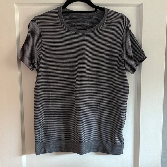 Lululemon Swiftly Tech Short-Sleeve Shirt - Picture 1 of 3